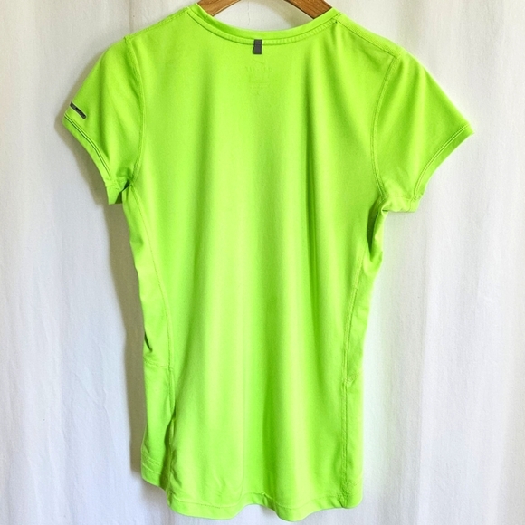 Nike Running Neon Green Short Sleeve Dri-Fit Miler Running T-Shirt - Picture 6 of 16